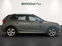 Usado Skoda Kamiq Style 110 CV (80 kW) 2022 Gris SUV