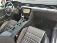 Usado VW Passat R-line 200 CV (147 kW) 2022 Blanco Familiar