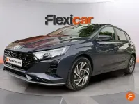 Usado Hyundai i20 100 CV (73 kW) 2025 Gris Utilitario