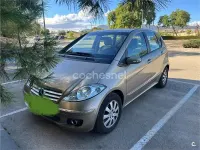 Usado Mercedes A150 Elegance 95 CV (69 kW) 2005 Beige Monovolumen