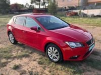Usado Seat Leon ST Reference 110 CV (80 kW) 2015 Rojo Familiar