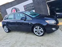 Usado Opel Astra Sport 125 CV (91 kW) 2010 Negro Berlina