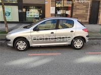 Usado Peugeot 206 70 CV (51 kW) 2002 Gris / plata Berlina