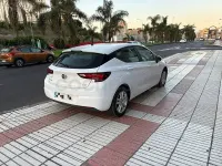 Brugt Opel Astra Dynamic 136 HK (100 kW) 2017 Hvid Sedan