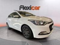 Usado Hyundai i20 84 CV (61 kW) 2017 Gris Berlina