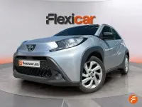 Usado Toyota Aygo Play 72 CV (52 kW) 2024 Gris