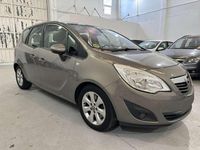 Usado Opel Meriva Selective 110 CV (80 kW) 2012 Gris Monovolumen