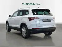 Usado Skoda Karoq Selection 150 CV (110 kW) 2025 Blanco SUV