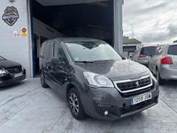 Usado Peugeot Partner Tepee Active 100 CV (73 kW) 2016 Gris / plata Monovolumen