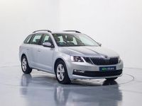Usado Skoda Octavia Ambition 130 CV (95 kW) 2020 Gris / plata Familiar