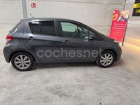 Usado Toyota Yaris Active 69 CV (50 kW) 2012 Gris / plata Berlina
