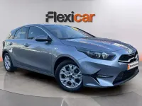 Usado Kia Ceed 136 CV (100 kW) 2023 Gris Utilitario