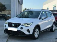 Usado Seat Arona Style Plus 110 CV (80 kW) 2022 Blanco SUV