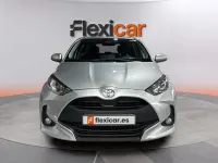 Usado Toyota Yaris Hybrid Active 116 CV (85 kW) 2025 Gris Berlina
