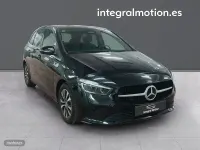 Usado Mercedes B180 136 CV (100 kW) 2023 Negro Monovolumen