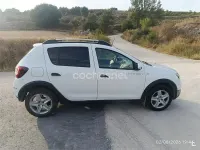 Usado Dacia Sandero Stepway 90 CV (66 kW) 2014 Blanco Berlina