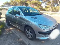 Usado Peugeot 206 70 CV (51 kW) 2000 Gris / plata Berlina