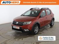 Usado Dacia Sandero Stepway 90 CV (66 kW) 2017 Rojo Utilitario