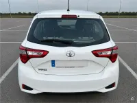 Usado Toyota Yaris Active 111 CV (81 kW) 2018 Blanco Berlina