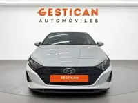 Usado Hyundai i20 84 CV (61 kW) 2022 Blanco Utilitario