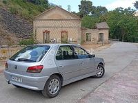 Usado Peugeot 306 71 CV (52 kW) 2001 Gris / plata Berlina