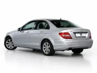 Usado Mercedes C180 156 CV (114 kW) 2012 Gris / plata Berlina