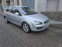 Usado Ford Focus Titanium 136 CV (100 kW) 2005 Gris / plata Berlina