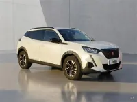 Usado Peugeot 2008 Allure 130 CV (95 kW) 2022 Blanco SUV