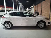 Usado Renault Mégane LIMITED 110 CV (80 kW) 2015 Blanco Berlina