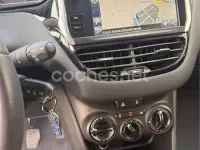 Usado Peugeot 208 Roland Garros 100 CV (73 kW) 2016 Violeta / lila Utilitario