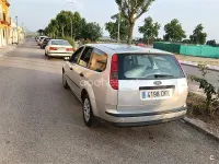Usado Ford Focus Trend 90 CV (66 kW) 2005 Gris / plata Familiar
