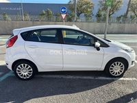 Usado Ford Fiesta Trend 60 CV (44 kW) 2014 Blanco Utilitario
