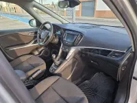 Usado Opel Zafira Family 140 CV (102 kW) 2018 Gris / plata Monovolumen