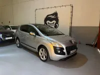 Usado Peugeot 3008 Sport 120 CV (88 kW) 2010 Gris / plata Familiar