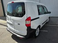 Usado Ford Tourneo Courier Ambiente 95 CV (69 kW) 2018 Blanco Monovolumen