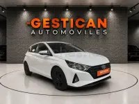 Usado Hyundai i20 84 CV (61 kW) 2022 Blanco Utilitario