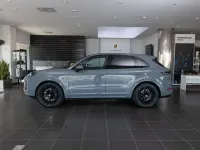 Usado Porsche Cayenne E-Hybrid 470 CV (345 kW) 2026 Gris SUV