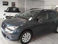 Usado Seat Arona Style 110 CV (80 kW) 2022 Gris / plata SUV
