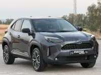 Usado Toyota Yaris Cross Style 116 CV (85 kW) 2023 Gris / plata SUV