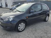 Usado Ford Fiesta Ambiente 68 CV (50 kW) 2006 Negro Utilitario