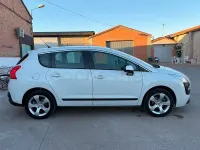 Usado Peugeot 3008 Premium 110 CV (80 kW) 2010 Blanco Familiar