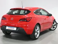 Usado Opel Astra GTC Selective 140 CV (102 kW) 2015 Rojo Utilitario