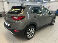Usado Kia Stonic 120 CV (88 kW) 2023 Marrón SUV