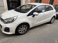 Usado Kia Rio 84 CV (61 kW) 2015 Blanco Berlina