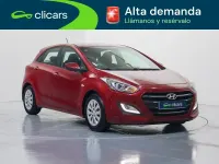Usado Hyundai i30 90 CV (66 kW) 2016 Rojo Berlina