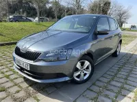 Usado Skoda Fabia Ambition 110 CV (80 kW) 2018 Gris / plata Berlina