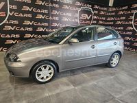 Usado Seat Ibiza Sport 100 CV (73 kW) 2004 Gris / plata Berlina