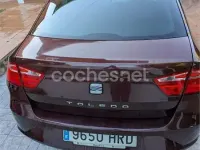 Usado Seat Toledo Style 105 CV (77 kW) 2013 Granate Utilitario