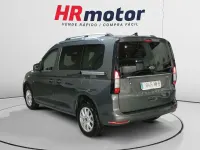 Usado Ford Tourneo Connect Titanium 122 CV (89 kW) 2023 Gris / plata Monovolumen