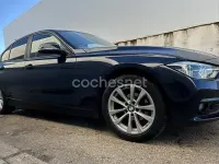 Usado BMW 318 150 CV (110 kW) 2017 Azul Berlina